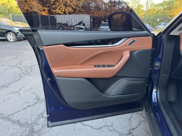 Photo of 2019 Blu Maserati Levante