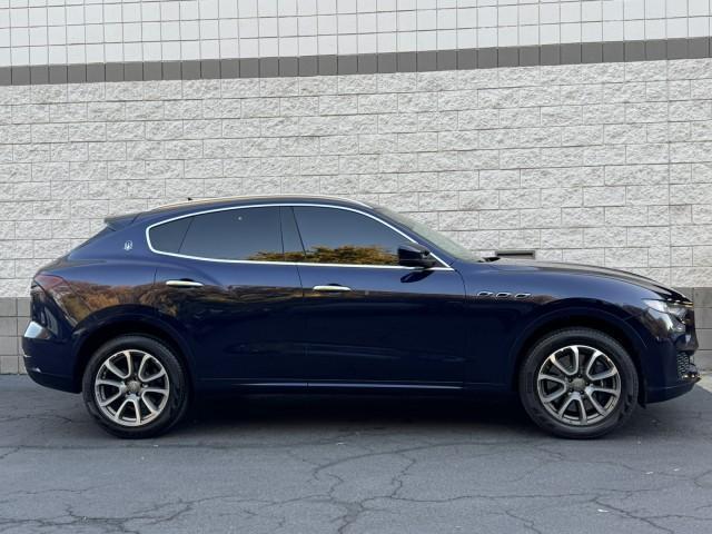 Photo of 2019 Blu Maserati Levante