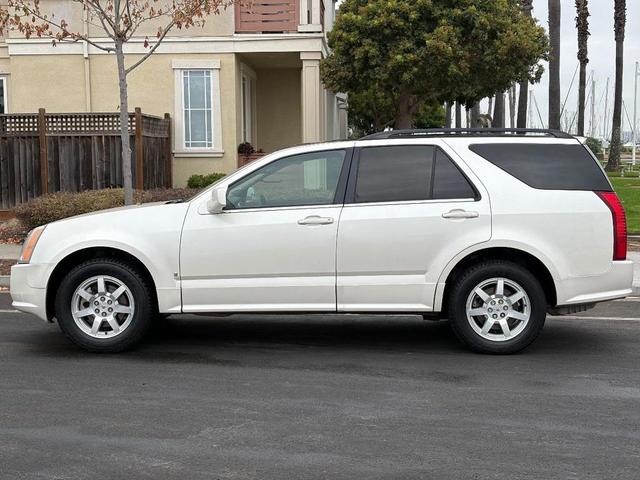 Photo of 2008 White Diamond Tintcoat Cadillac SRX
