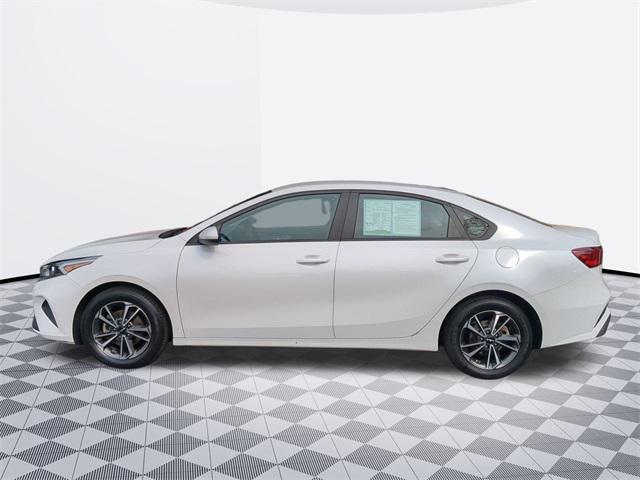 Photo of 2023 Snow White Pearl Kia Forte