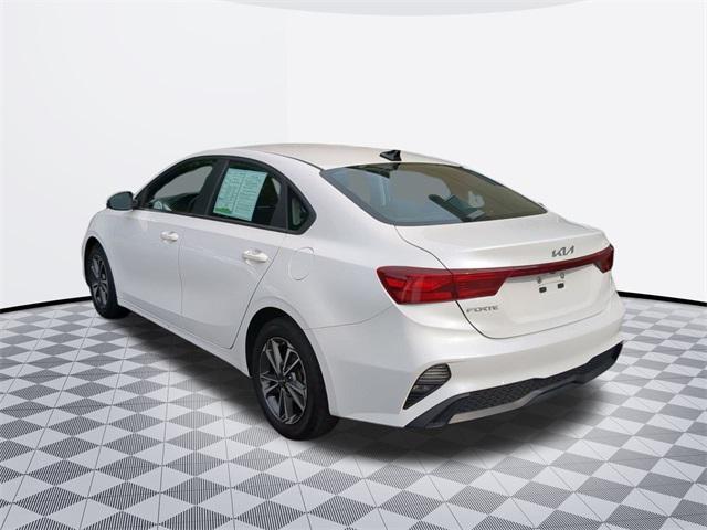Photo of 2023 Snow White Pearl Kia Forte