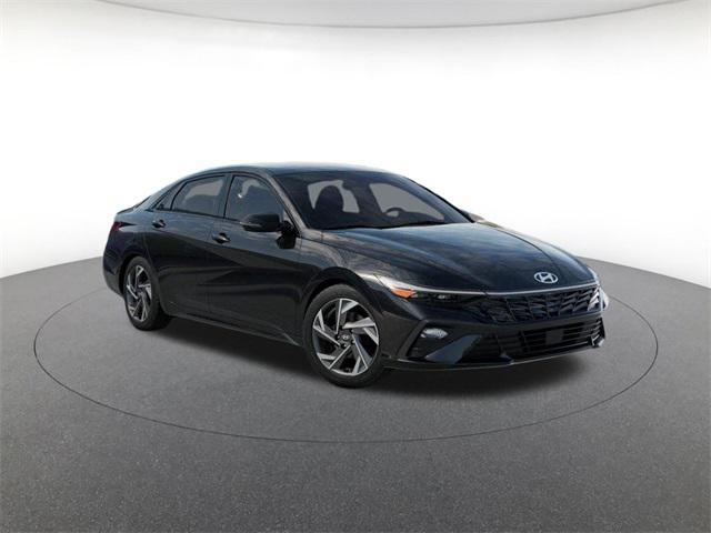 Photo of 2025 Abyss Black Hyundai ELANTRA