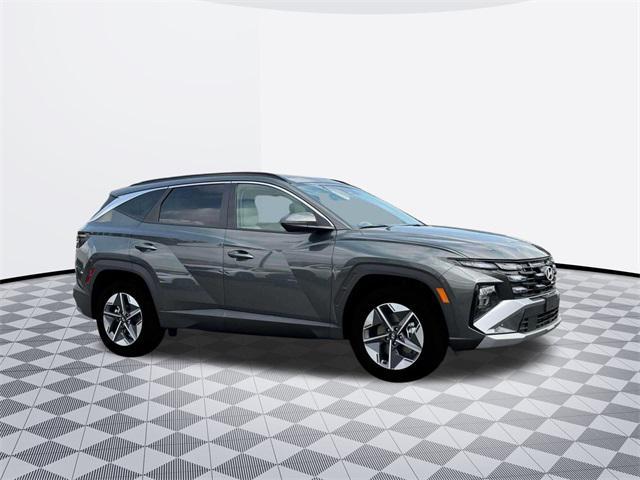Photo of 2025 Amazon Gray Hyundai TUCSON Hybrid