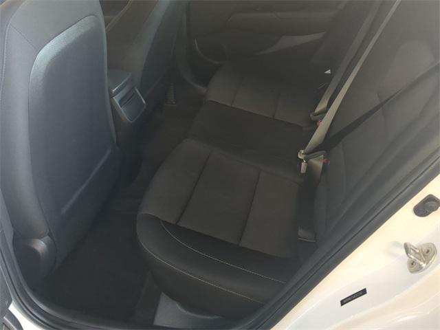 Photo of 2018 Quartz White Pearl Hyundai ELANTRA