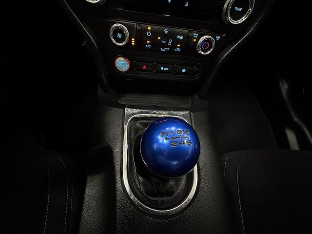 Photo of 2017 Lightning Blue Metallic Ford Mustang