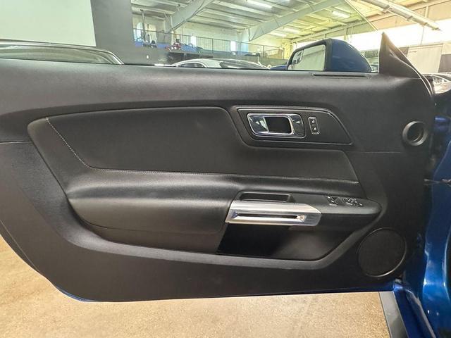 Photo of 2017 Lightning Blue Metallic Ford Mustang