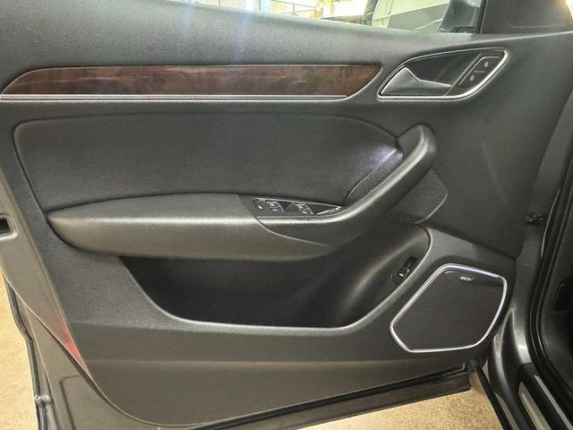 Photo of 2016 Monsoon Gray Metallic Audi Q3
