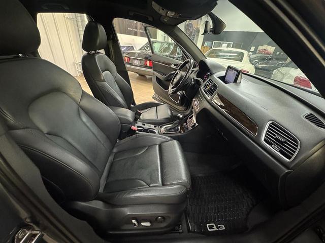 Photo of 2016 Monsoon Gray Metallic Audi Q3