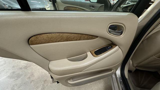 Photo of 2002 Gold Jaguar S-Type