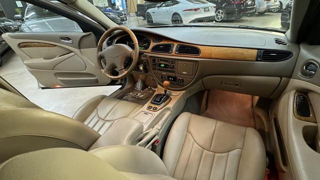 Photo of 2002 Gold Jaguar S-Type