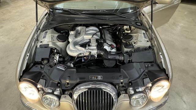 Photo of 2002 Gold Jaguar S-Type