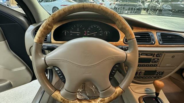 Photo of 2002 Gold Jaguar S-Type
