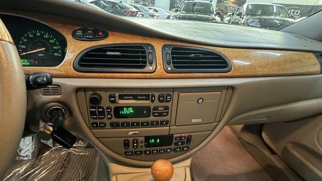 Photo of 2002 Gold Jaguar S-Type