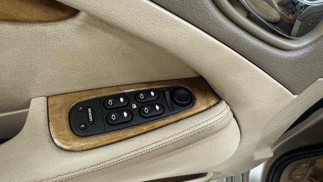 Photo of 2002 Gold Jaguar S-Type