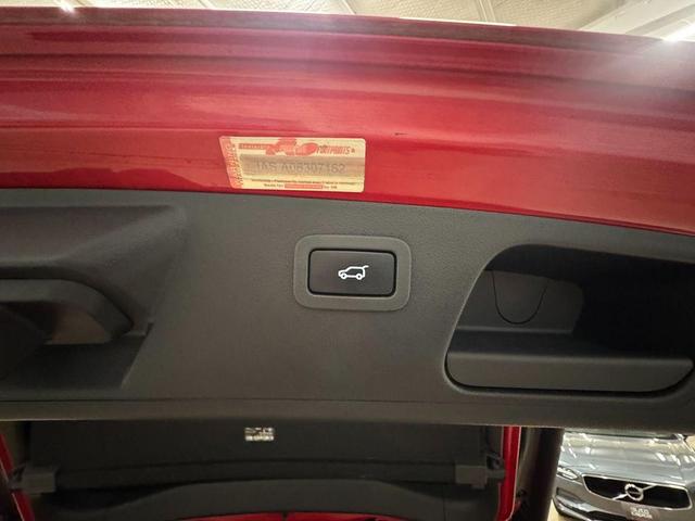 Photo of 2018 Caldera Red Jaguar E-PACE