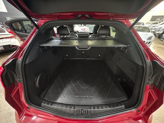 Photo of 2018 Alfa Rosso Alfa Romeo Stelvio