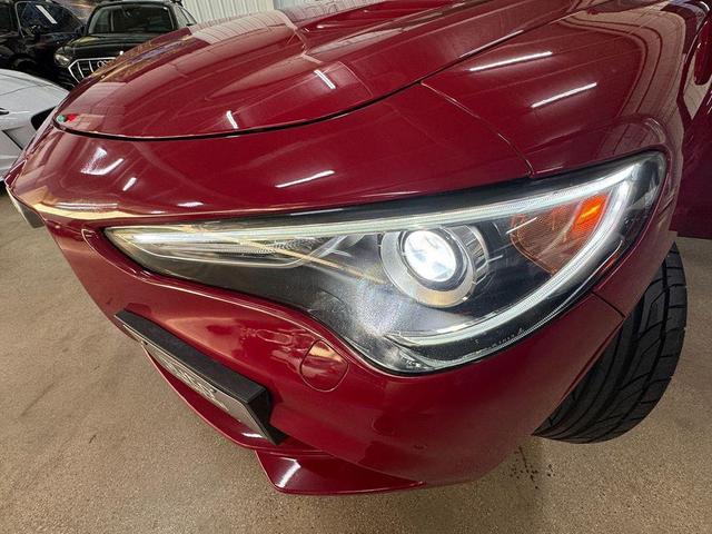 Photo of 2018 Alfa Rosso Alfa Romeo Stelvio