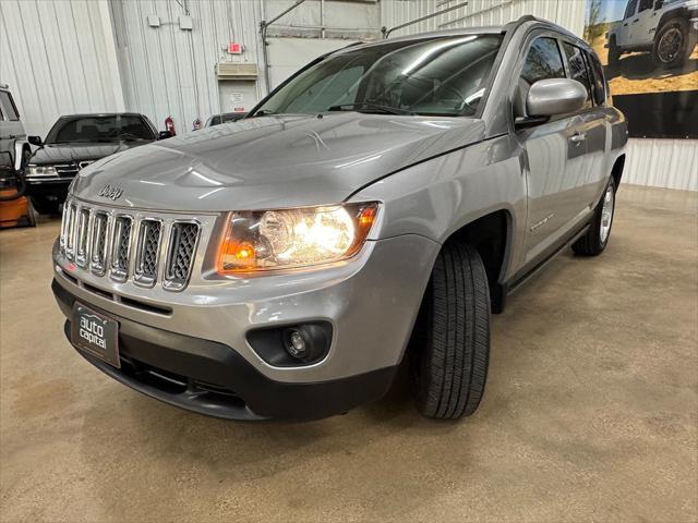 Photo of 2017 Billet Silver Metallic Clearcoat Jeep Compass