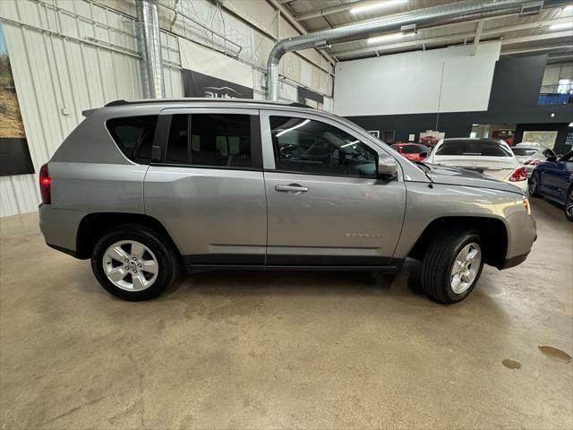 Photo of 2017 Billet Silver Metallic Clearcoat Jeep Compass