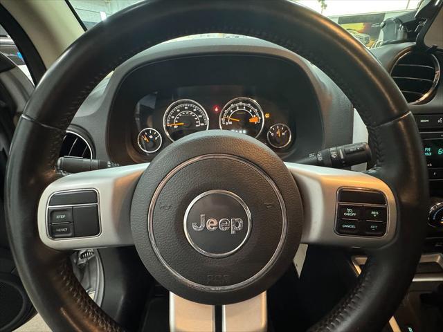 Photo of 2017 Billet Silver Metallic Clearcoat Jeep Compass