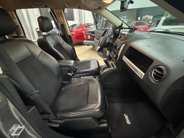Photo of 2017 Billet Silver Metallic Clearcoat Jeep Compass