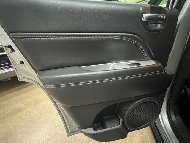 Photo of 2017 Billet Silver Metallic Clearcoat Jeep Compass