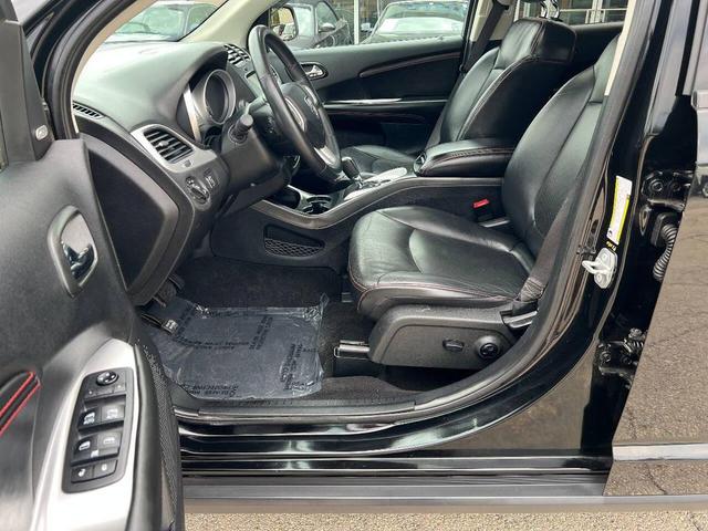 Photo of 2018 Black Dodge Journey