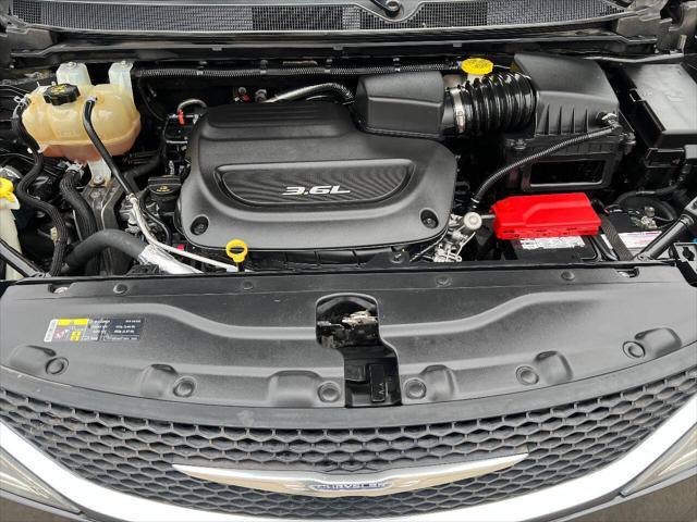 Photo of 2017 Black Chrysler Pacifica