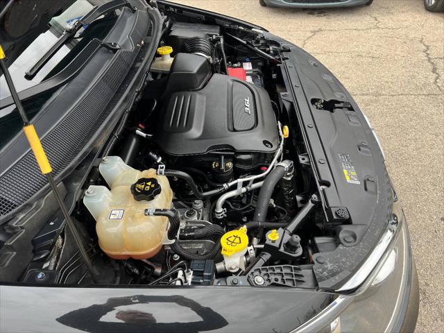Photo of 2017 Black Chrysler Pacifica