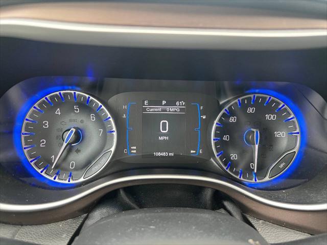 Photo of 2017 Black Chrysler Pacifica