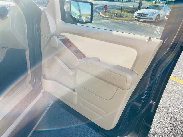 Photo of 2007 Brown Ford Explorer