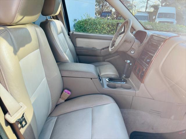 Photo of 2007 Brown Ford Explorer