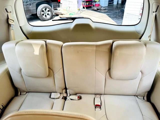 Photo of 2012 Moonlight White INFINITI QX56