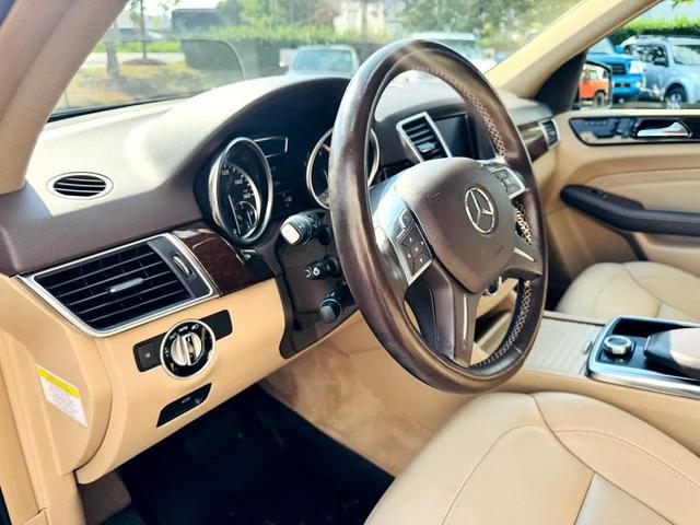 Photo of 2012 Black Mercedes-Benz M-Class