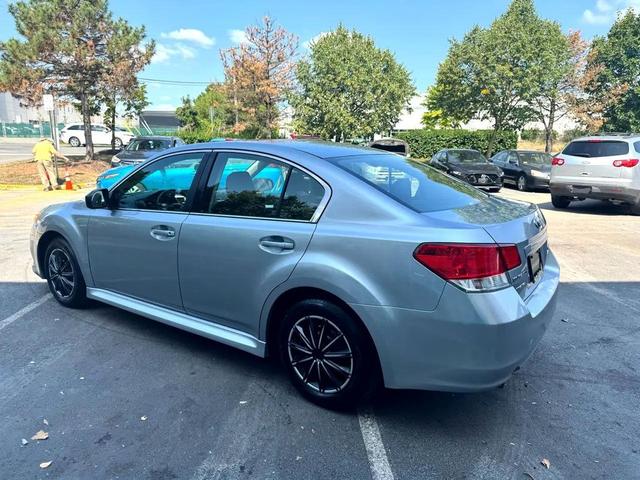 Photo of 2012 Ice Silver Metallic Subaru Legacy
