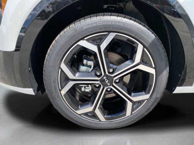 Photo of 2025 Snow White Pearl Kia Niro