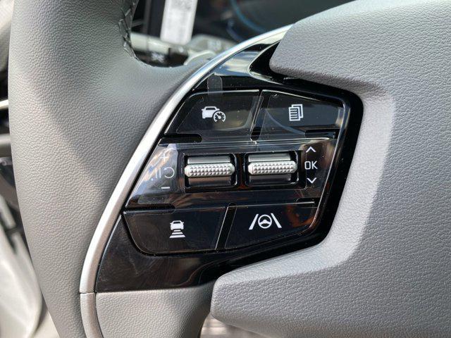 Photo of 2025 Snow White Pearl Kia Niro