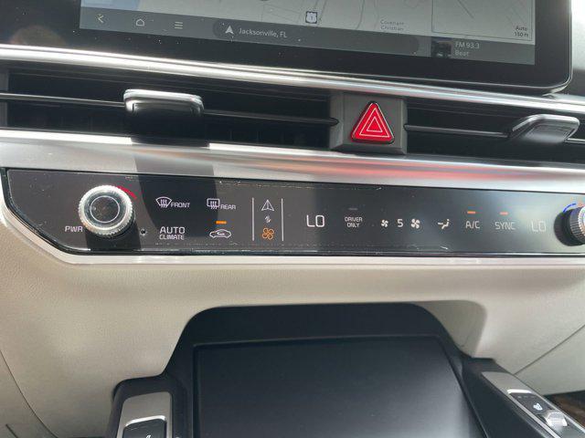 Photo of 2025 Snow White Pearl Kia Sorento Hybrid