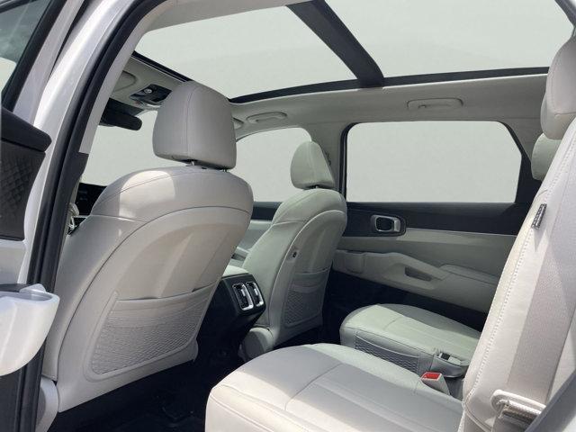 Photo of 2025 Snow White Pearl Kia Sorento Hybrid