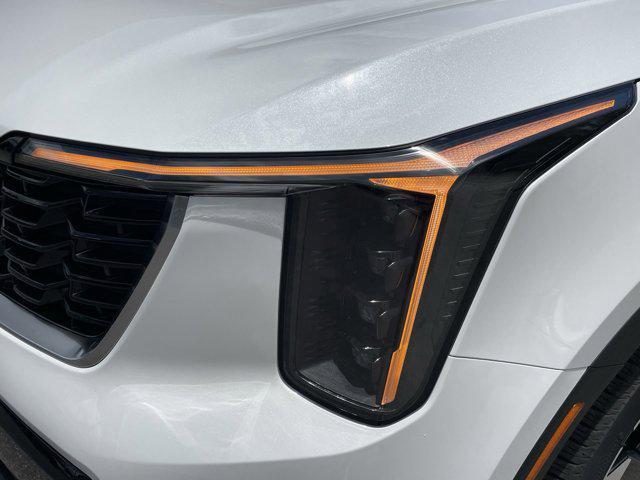 Photo of 2025 Snow White Pearl Kia Sorento Hybrid