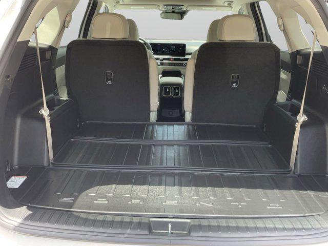 Photo of 2025 Snow White Pearl Kia Sorento Hybrid