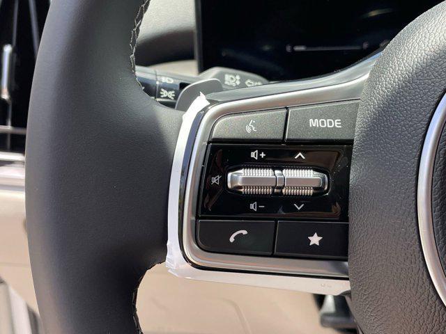Photo of 2025 Snow White Pearl Kia Sorento Hybrid