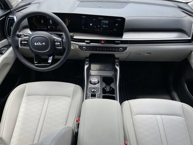 Photo of 2025 Snow White Pearl Kia Sorento Hybrid