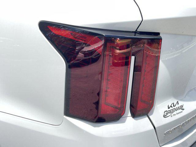 Photo of 2025 Snow White Pearl Kia Sorento Hybrid