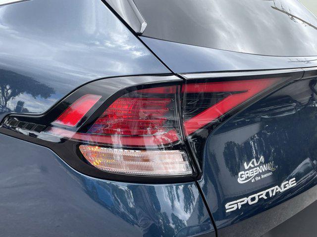 Photo of 2025 BB2/BLUE Kia Sportage Hybrid