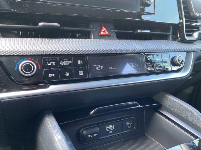 Photo of 2025 KLG/GRAY Kia Sportage Hybrid