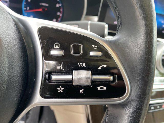 Photo of 2022 Polar White Mercedes-Benz GLC 300
