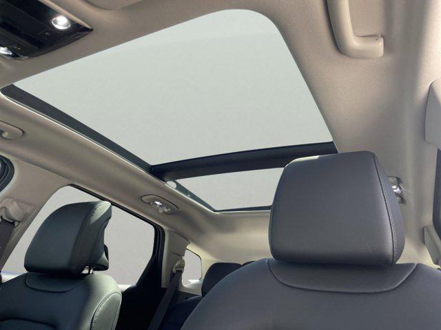 Photo of 2025 Gravity Gray Kia Sportage Hybrid