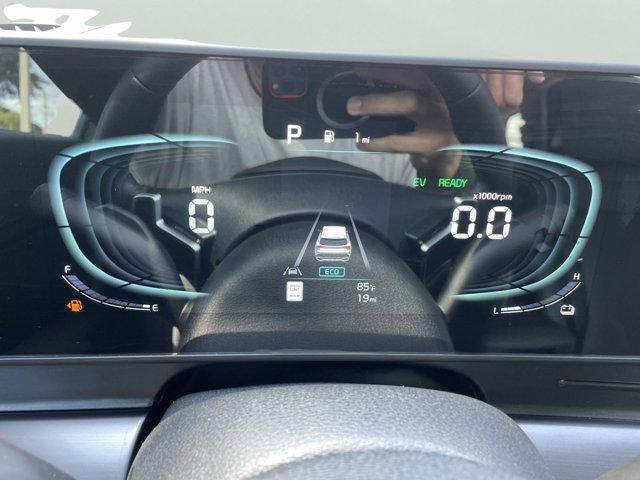 Photo of 2025 Gravity Gray Kia Sportage Hybrid
