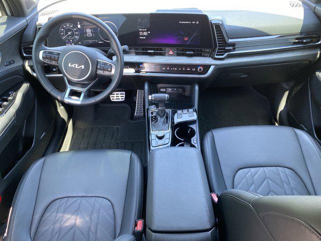 Photo of 2025 Wolf Gray/Ebony Black Roof Kia Sportage